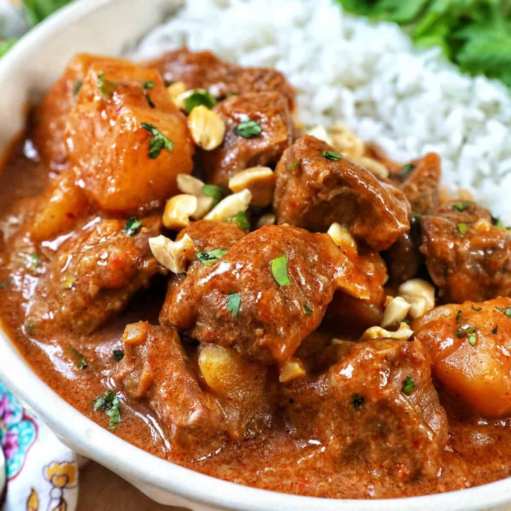 MASSAMAN CURRY  BEEF/PRAWN